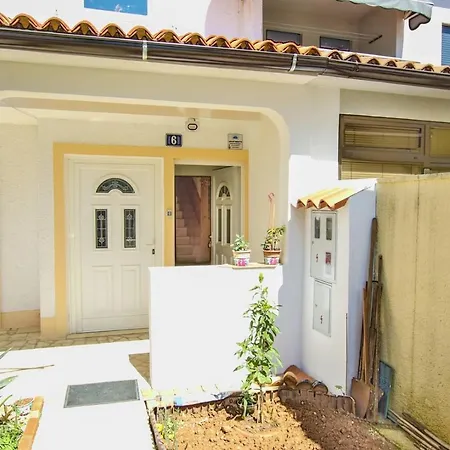 Apartament A4 Goga 1 Two Bedroom Near The And The Sea