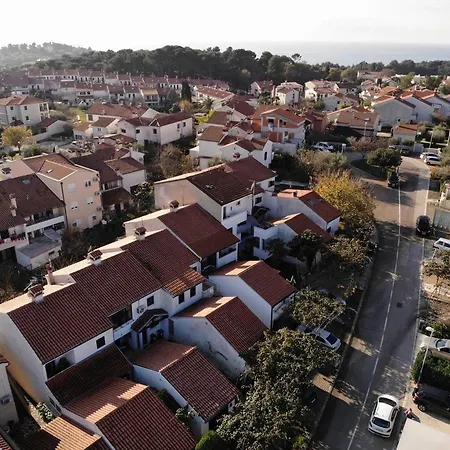 Apartament A4 Goga 1 Two Bedroom Near The And The Sea