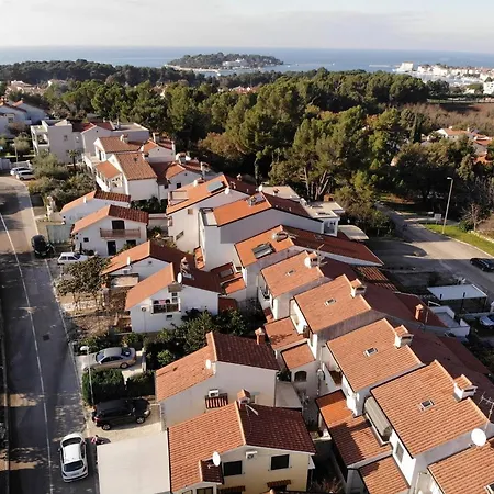 A4 Goga 1 Two Bedroom Near The And The Sea Apartment