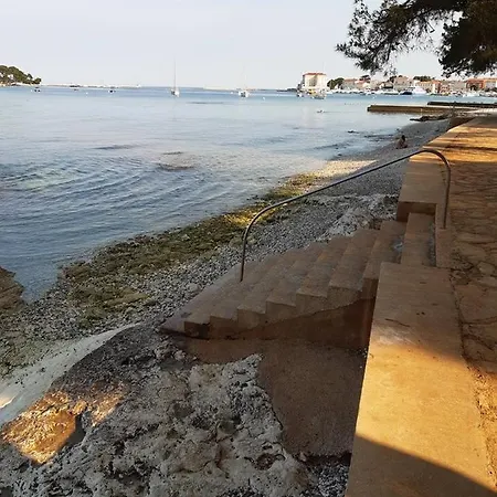 A4 Goga 1 Two Bedroom Near The And The Sea * Porec