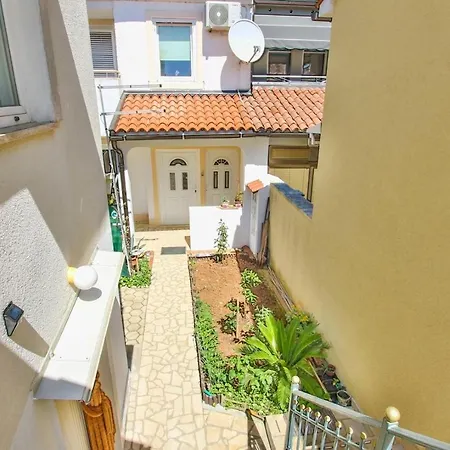 Apartment A4 Goga 1 Two Bedroom Near The And The Sea