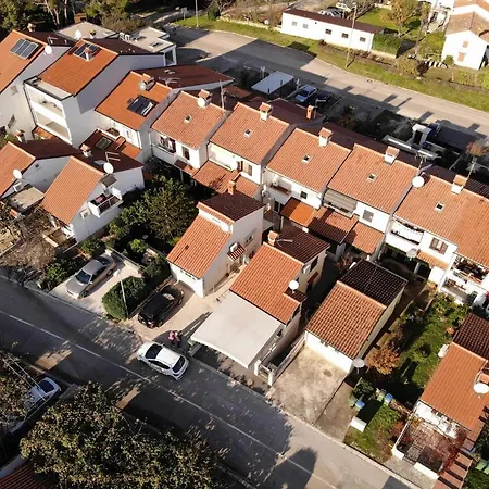 A4 Goga 1 Two Bedroom Near The And The Sea Porec