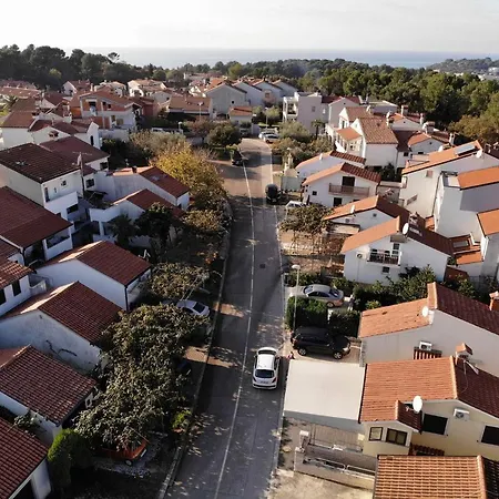 A4 Goga 1 Two Bedroom Near The And The Sea * Porec